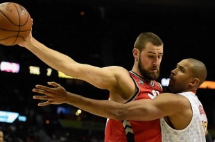 160407205306 jonas valanciunas al horford nba toronto raptors at atlanta hawks.1000x563