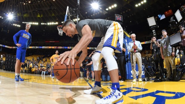 160602201229 stephen curry 2016 nba finals game one.1000x563