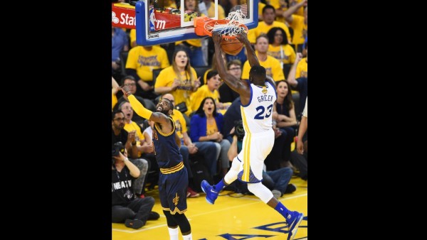 160605205532 kyrie irving draymond green nba finals cleveland cavaliers at golden state warriors.1000x563