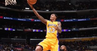 Lou Williams layup