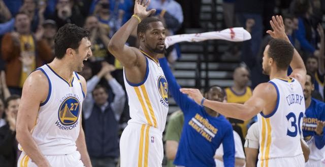 durant high fives curry pachulia emotes