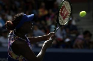 Venus Williams upsets Svetlana Kuznetsova at Miami Open